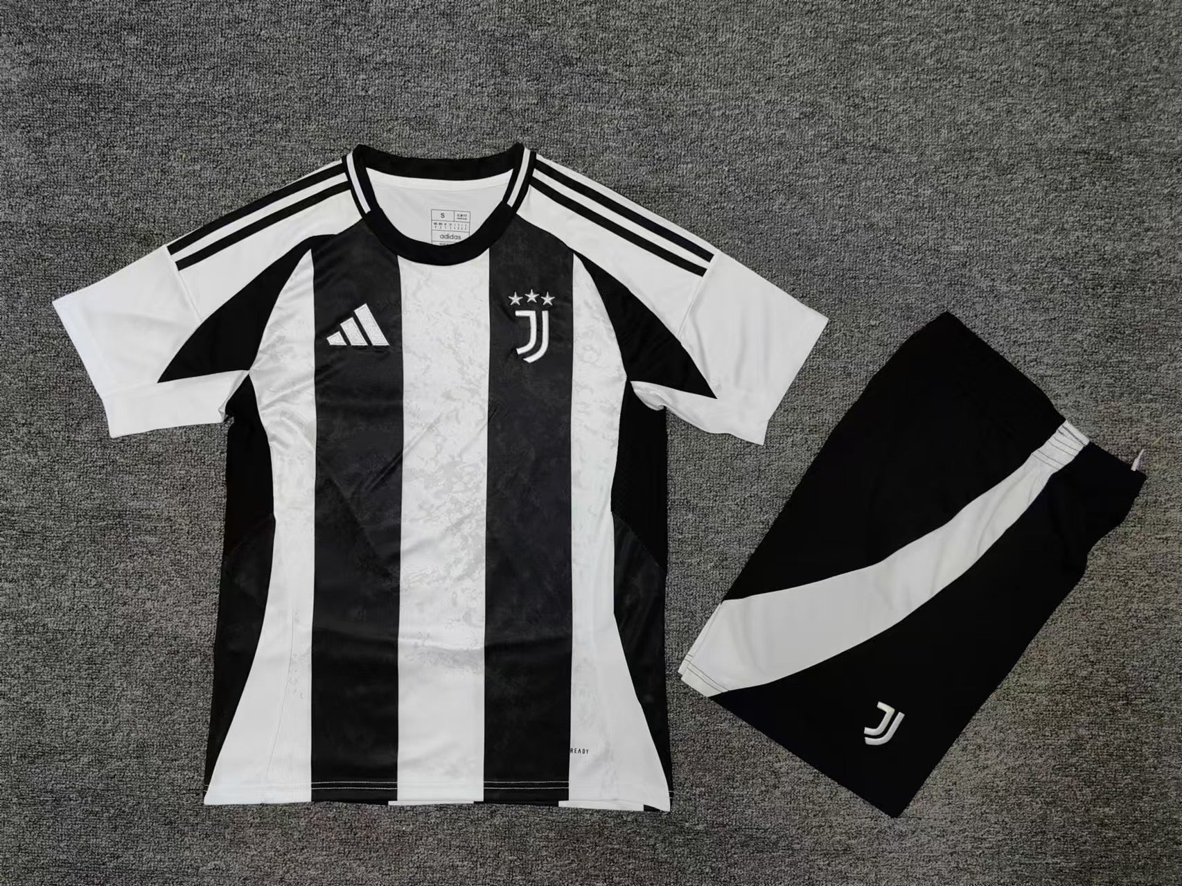 Juventus Home Jersey 24-25
