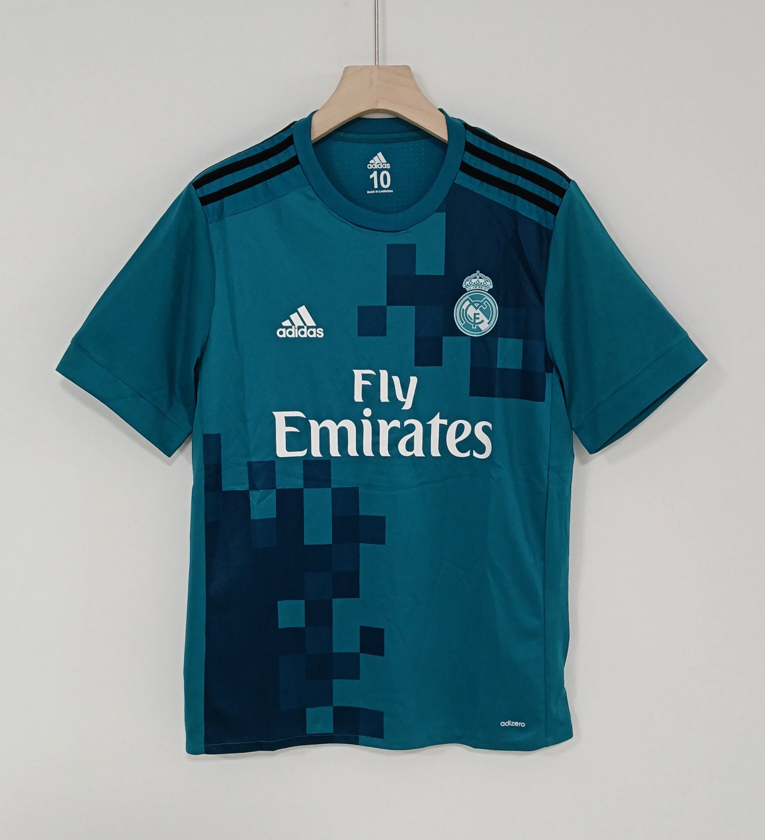 Real Madrid Retro Jersey 2017